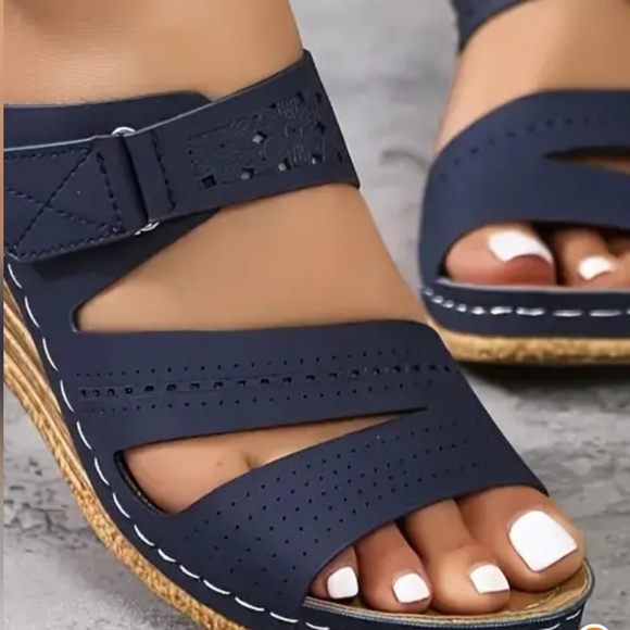 Ladies Wedge Sandle - Picture 4 of 4